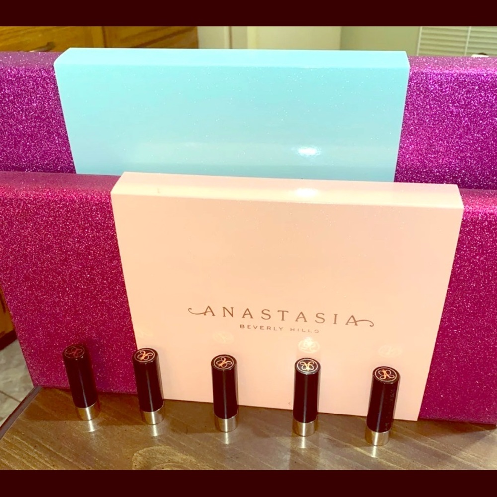 Anastasia Beverly Hills lip bundle